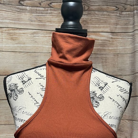 SHEIN X PRIVY2 Ways Ribbed Knit Cop Top‎ - Picture 6 of 8